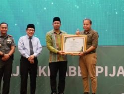 Realisasi penerimaan pajak daerah Kabupaten Sidoarjo tahun 2023 berhasil melampaui target. Dari target sebesar Rp 1, 215 Triliun berhasil mencapai angka Rp 1, 302 Triliun.