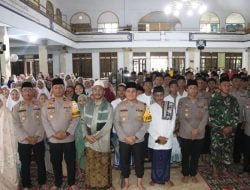 Jumat Curhat Polres Nganjuk bersama Santri Pomosda At -Taqwa Tanjunganom, Kapolres Sampaikan Pesan Kamtibmas  