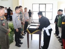 Ketua dan pengurus dari berbagai kelompok perguruan silat yang berada diwilayah Kabupaten Nganjuk hari ini, Senin (22/01/2024) menyatakan sikap dan mendeklarasikan Pemilu Damai, acara diselenggarakan di Aula Tantya Sudhirajati Polres Nganjuk. 