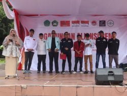 Gabungan Aliansi BEM melakukan Deklarasi Pemilu Damai di Tugu Proklamasi, Menteng, Jakarta Pusat, Selasa (23/1/2024) pukul 14.30 WIB. Para mahasiswa ini menyatakan siap untuk mengawal pemilu 2024 berjalan aman dan damai.