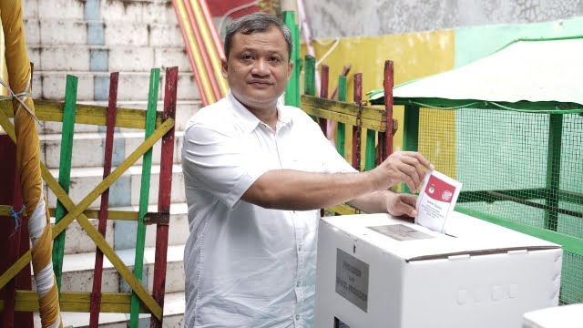 Pj Bupati Sampang Rudi Arifiyanto, S.Sos. MA, MSE telah menyalurkan hak pilihnya dalam Pemilihan Umum, Rabu (14/2/2024).