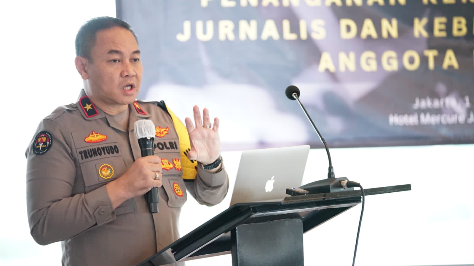 Kepolisian Negara Republik Indonesia (Polri) berkomitmen penuh untuk menjaga netralitas dalam Pemilu 2024. Hal itu bisa dilihat dari pengamanan seluruh rangkaian tahapan pemilu.
