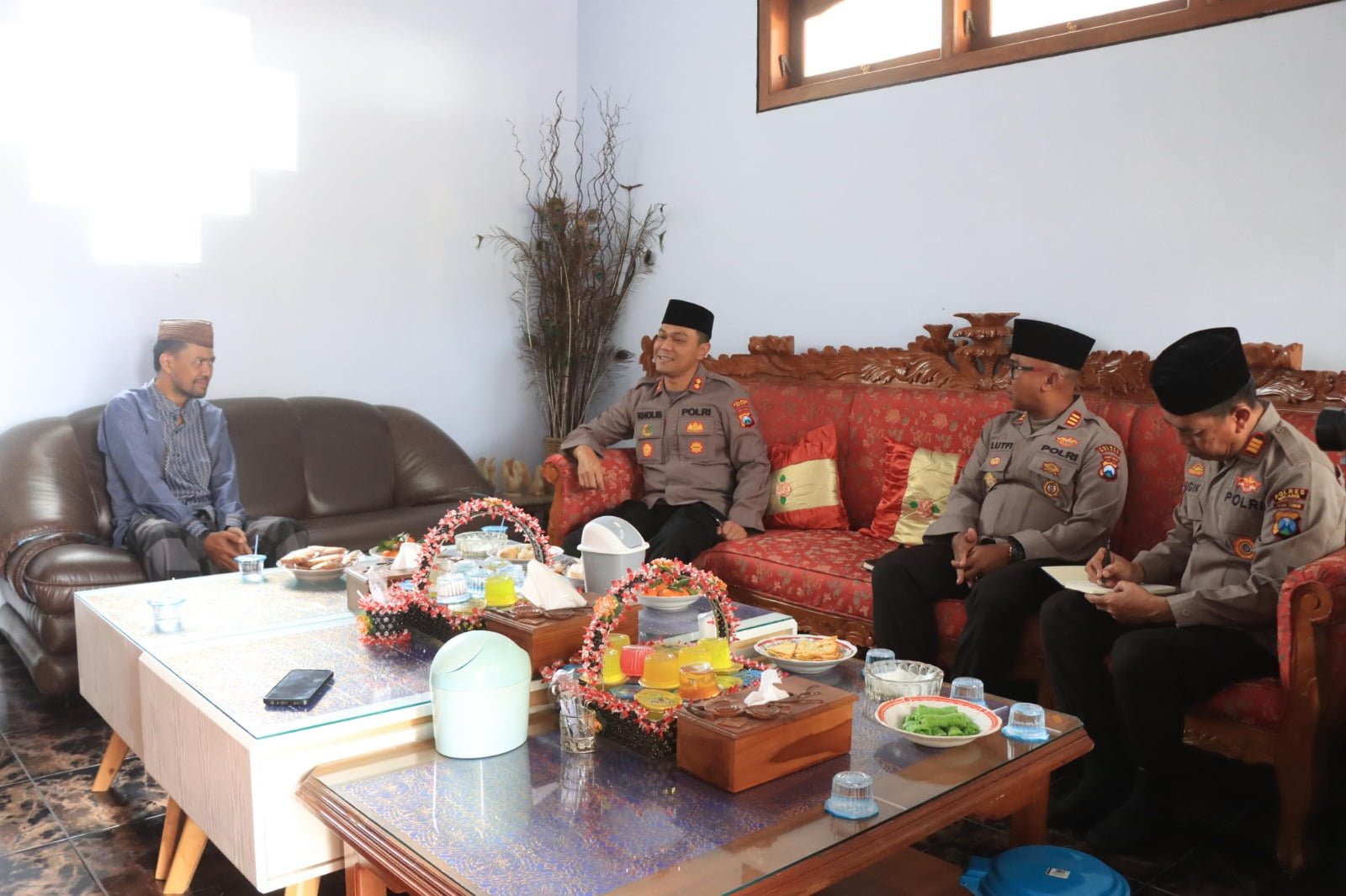 Dalam rangka menjaga keamanan dan ketertiban masyarakat (Kamtibmas) menuju Pemilihan Umum (Pemilu) 2024, Kapolres Malang AKBP Putu Kholis Aryana kembali menggelar silaturahmi Kamtibmas dengan tokoh agama.