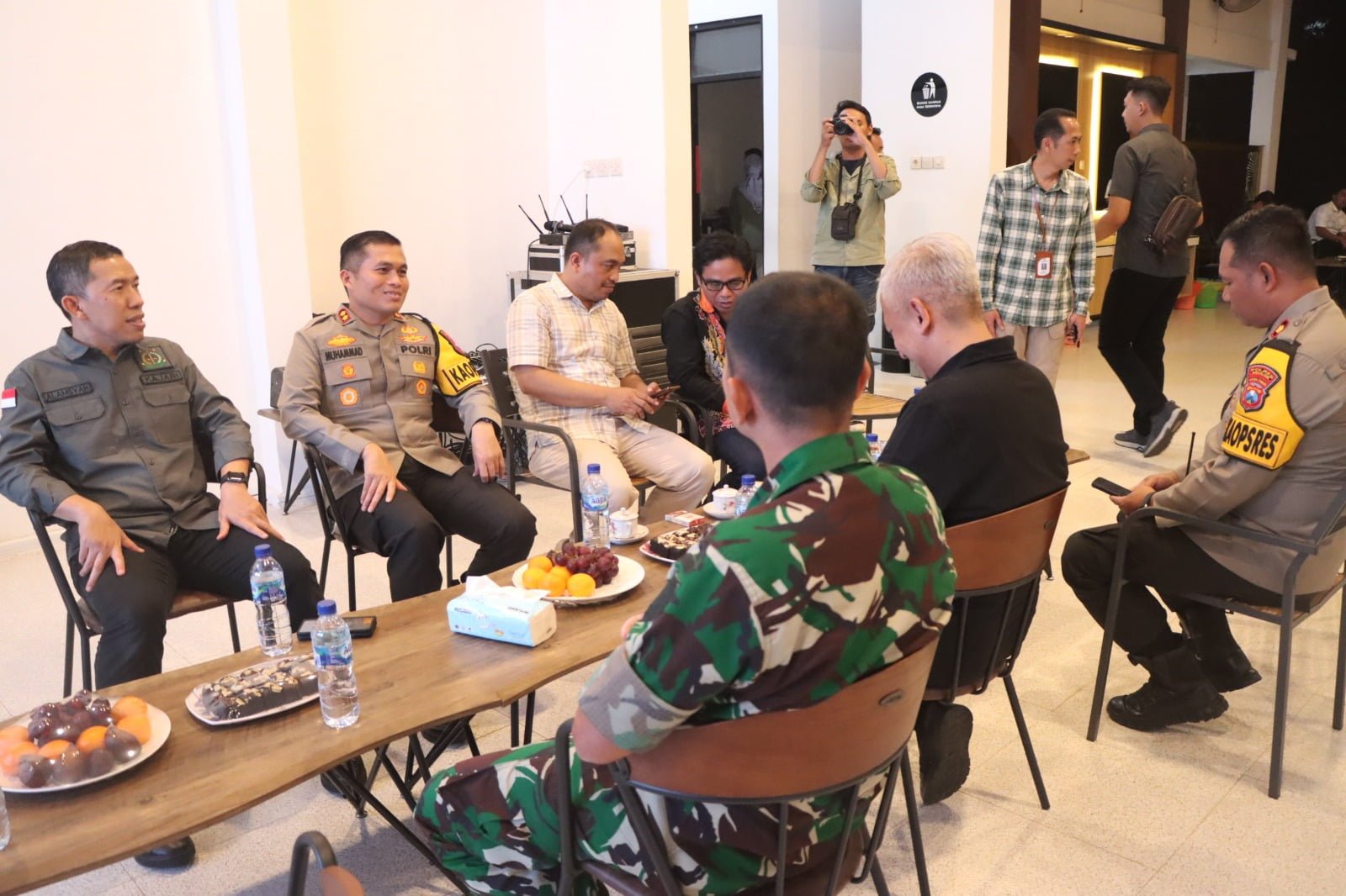 Guna memastikan keamanan dan ketertiban masyarakat pasca pemungutan dan penghitungan suara Pemilu 2024 tetap terjaga, Kapolres Nganjuk AKBP Muhammad, S.H., S.I.K., M.Si., perintahkan anggotanya untuk tetap meningkatkan kewaspadaan. 
