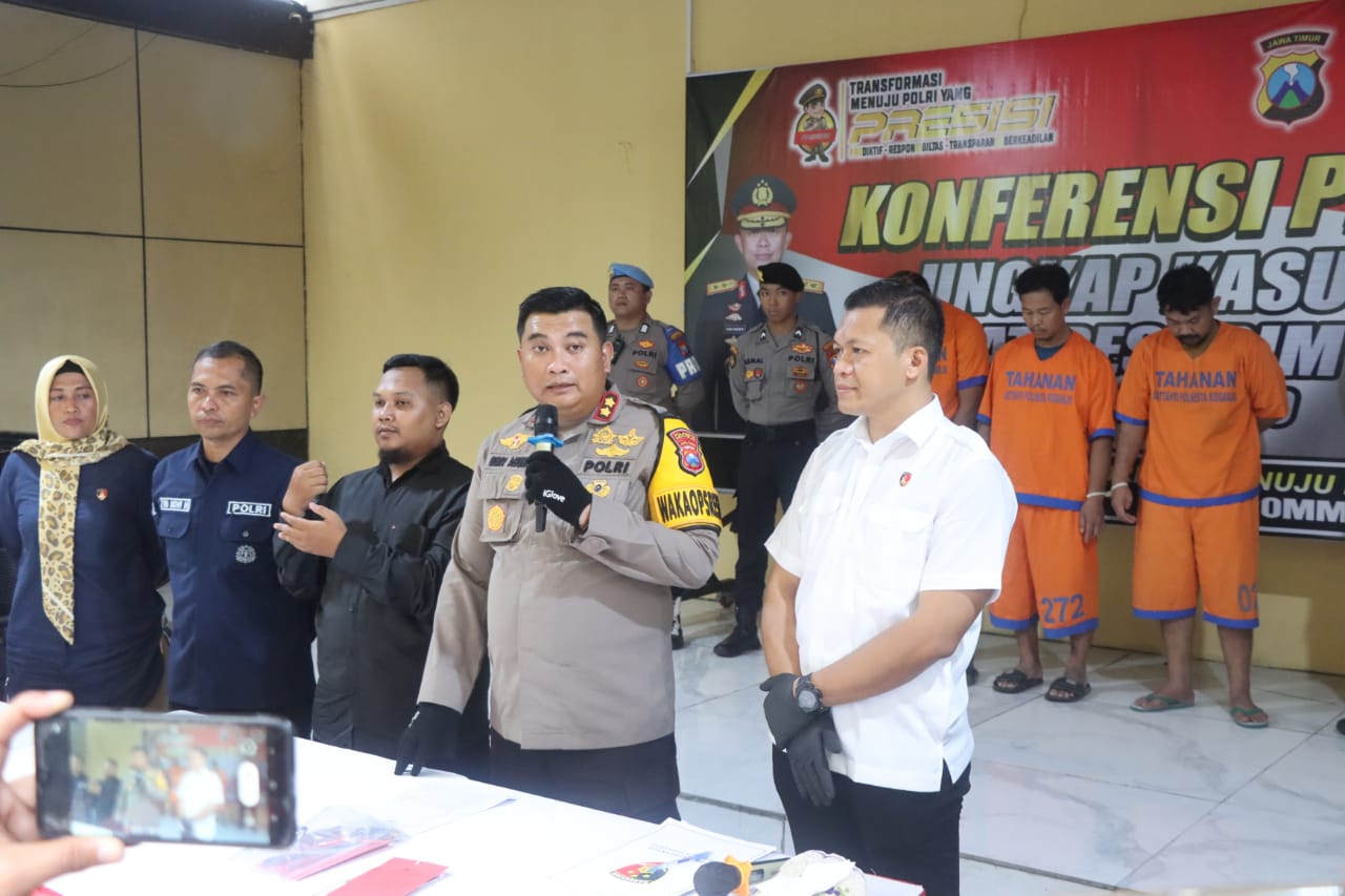 Kurang dari 24 jam, Polisi berhasil meringkus pelaku pencurian mobil pick up L300 yang dilaporkan hilang oleh korban E, warga Kletek, Taman, saat terparkir di samping kantor Kecamatan Taman, Sidoarjo, pada 5 Februari 2024 pukul 5 pagi.