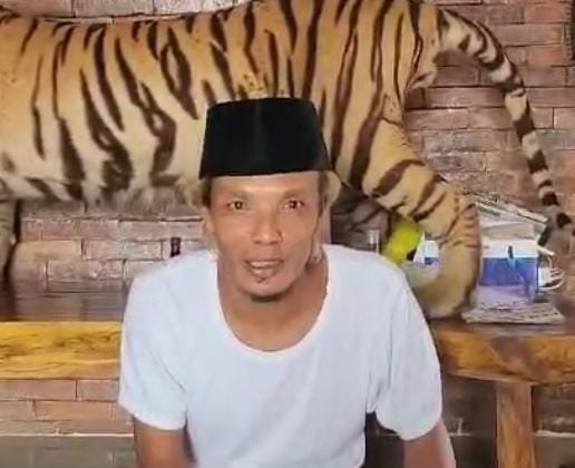 Tokoh masyarakat Kabupaten Sidoarjo yang juga pengasuh Pondok Pesantren Panca Warna, Gus Peyek mengajak para kontestan Pemilu 2024 dan masyarakat berjiwa besar untuk NKRI
