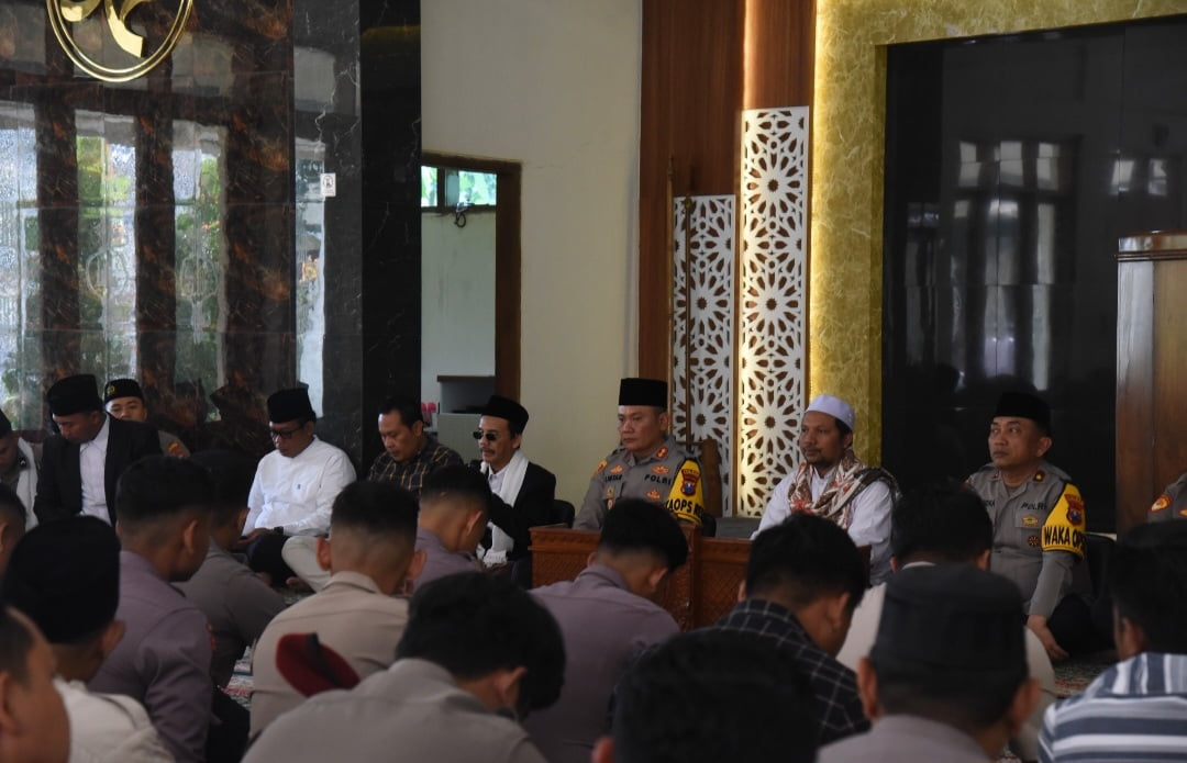 Didalam menjaga Keimanan dan ketaqwaan serta keberkahan di bulan suci Ramadhan 1445 H /2024 M, Polres Bondowoso melaksanakan kegiatan Bihrohtal dan tadarus.