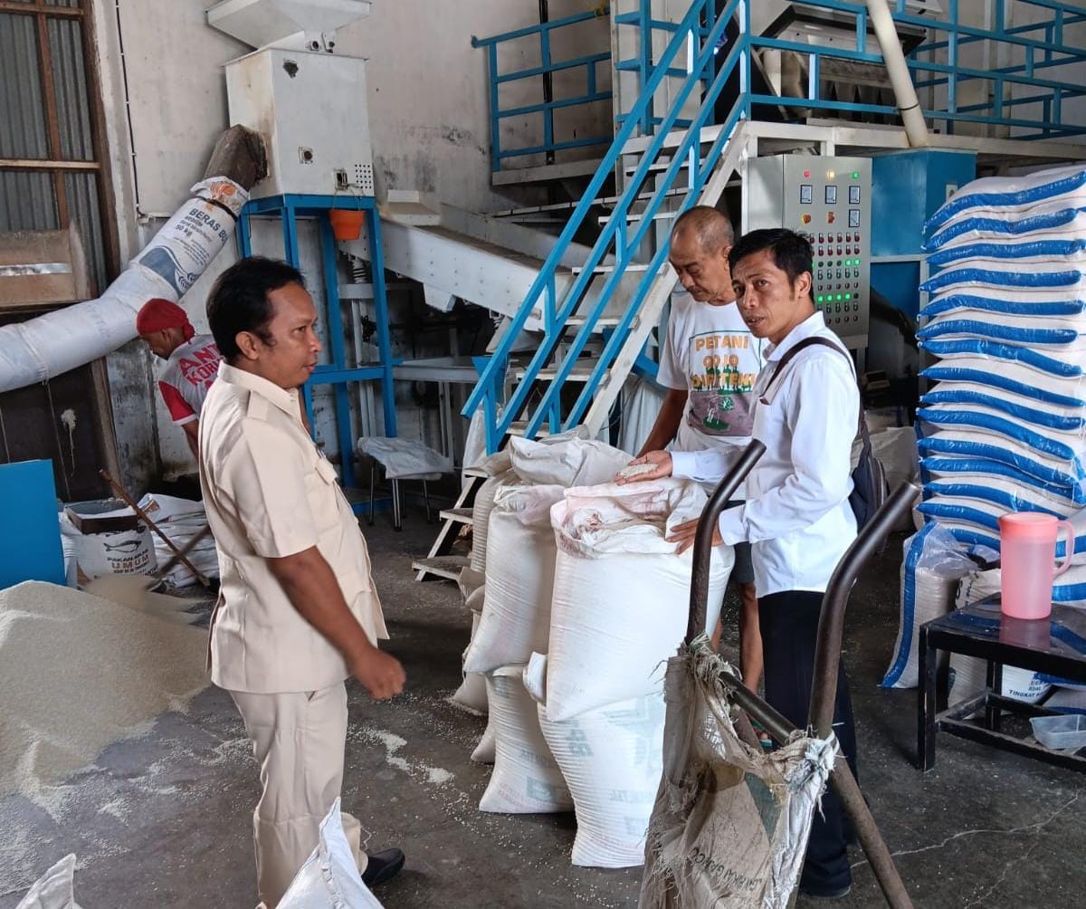 Menjawab keluhan masyarakat terkait kenaikan harga bahan pokok jelang bulan suci Ramadan, Satuan Tugas (Satgas) Pangan Polres Blitar Kota terus lakukan pengecekan langsung harga sembako, terutama beras di wilayah Kota Blitar.