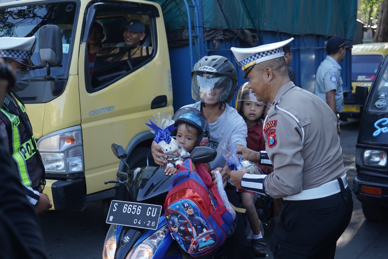 Cepat, dekat dan bersahabat, begitulah petugas dari Satuan Lalu Lintas Polres Tuban Polda Jatim ini.