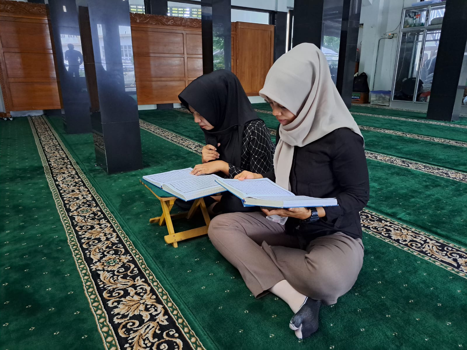 Membaca Al  Quran atau biasa dikenal tadarus merupakan salah satu bentuk ibadah di bulan Ramadan yang disarankan dan diimbau oleh Kapolres Nganjuk AKBP Muhammad, S.H., S.I.K., M.Si., kepada anggota Polres Nganjuk dan polsek jajarannya, Jumat (15/03/2024).