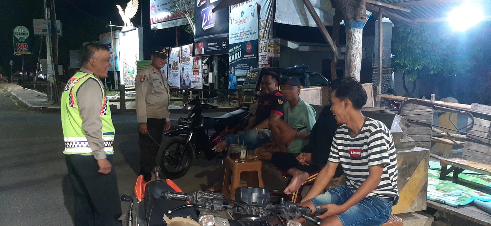 Dalam rangka menjamin rasa aman dan nyaman selama bulan Ramadan 2024, Kapolres Nganjuk AKBP Muhammad, S.H., S.I.K., M.Si., mengambil langkah strategis dengan mengintensifkan Patroli Sahur, Jumat (15/03/2024).