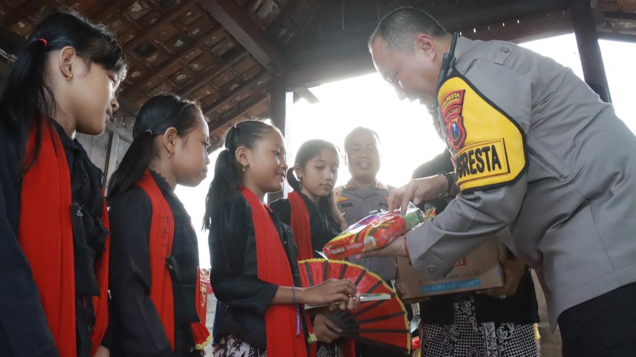 Lebih dari 278 juta penduduk Indonesia, namun hanya 0,001 persen diantara mereka yang memiliki minat baca. 