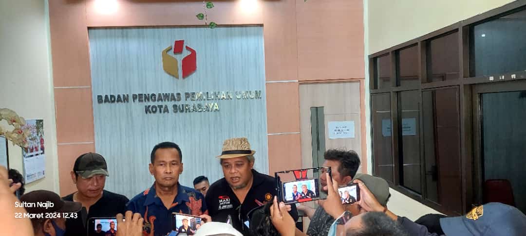 Hari ini, dilakukan undangan klarifikasi atas dugaan pelanggaran dan protes dari para saksi pelapor Edy Sucipto dipanggil Bawaslu Kota Surabaya, berdasarkan undangan nomor: 288/PP.01.02/K.JI-38/03/2024.