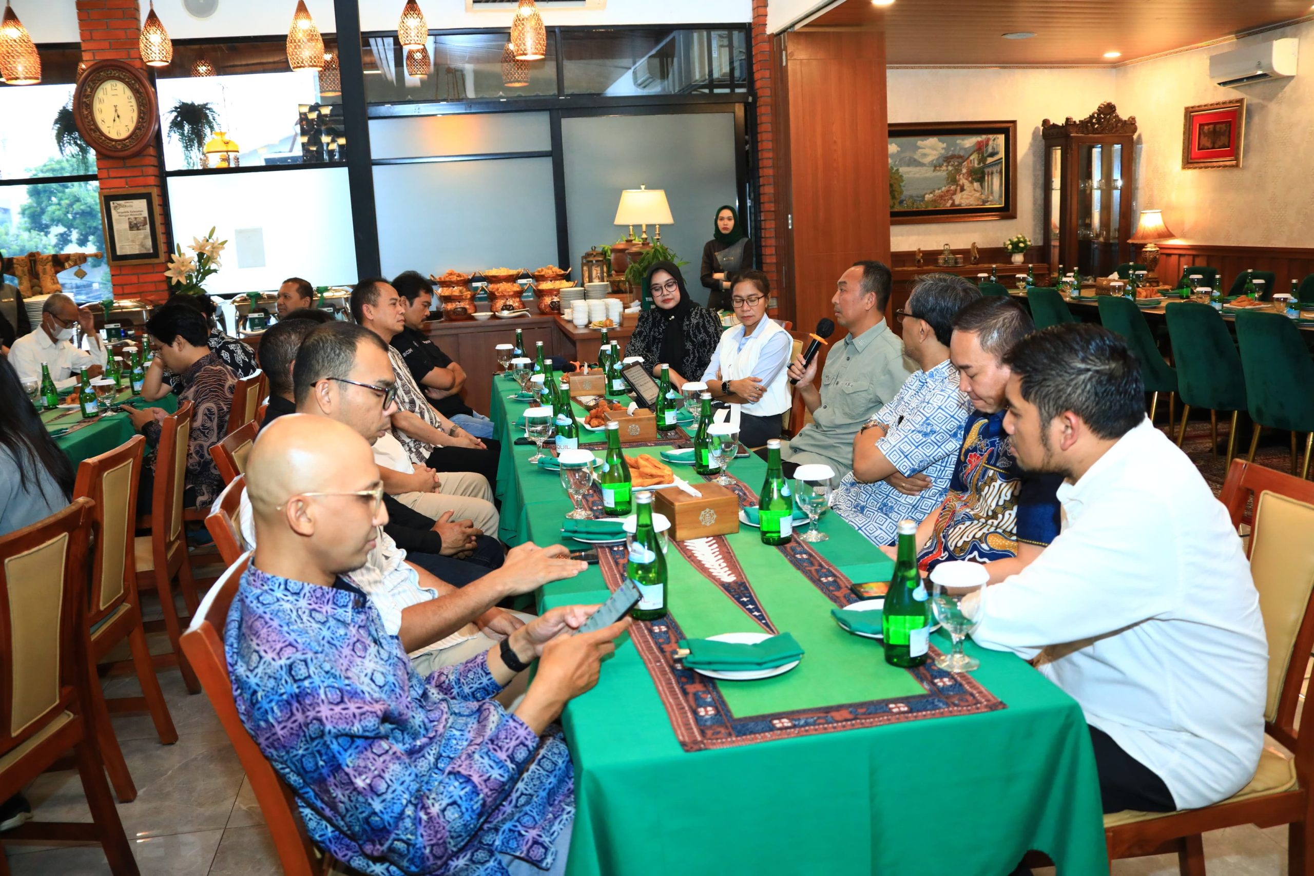 Divisi Humas Polri menggelar acara buka bersama dengan pemimpin redaksi (Pemred) di kawasan Jakarta Selatan, Rabu (27/3/2024). 