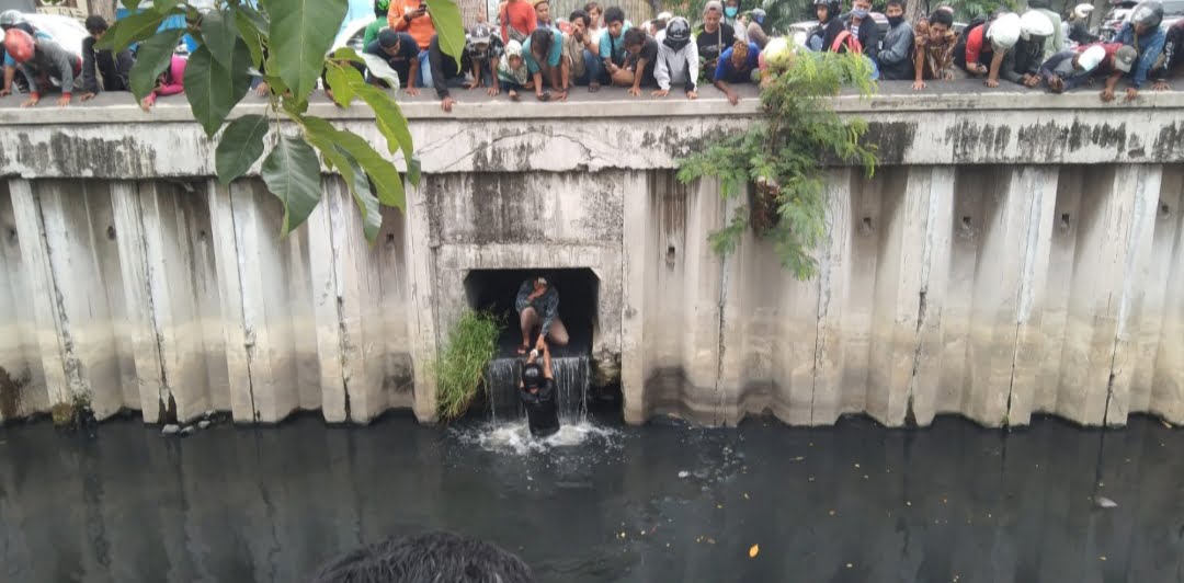 Maraknya pencurian motor akhir-akhir ini membuat resah masyarakat (Khususnya warga Surabaya) yang sering kehilangan sepeda motor.