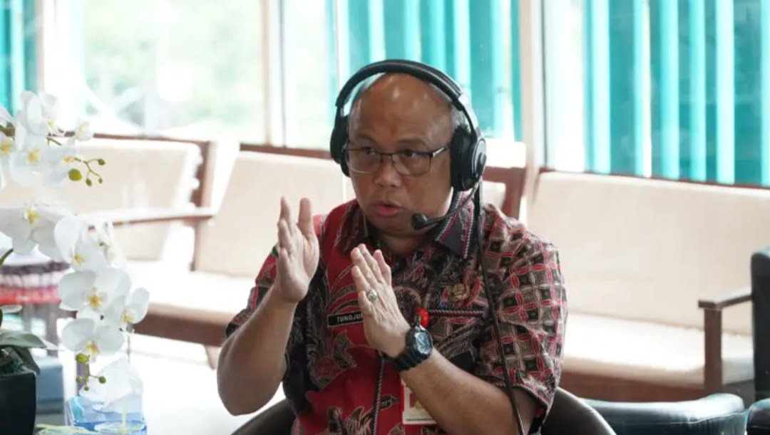 Dinas Perhubungan (Dishub) Kota Surabaya akan mendirikan tiga posko di titik rawan dan wisata selama Ramadan hingga Lebaran untuk menerima laporan masyarakat yang ditarik tarif mahal oleh juru parkir (jukir).