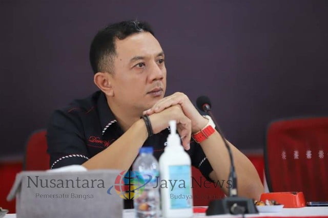 Kebijakan Pendidikan, Kebudayaan, Riset dan Teknologi (Kemendikbudristek) yang tak lagi mewajibkan para pelajar tingkat SMP-SMA mengikuti ekstrakurikuler Pramuka mendapat kritik keras dari anggota Komisi E DPRD Jatim yang menangani masalah pendidikan, Deni Wicaksono.