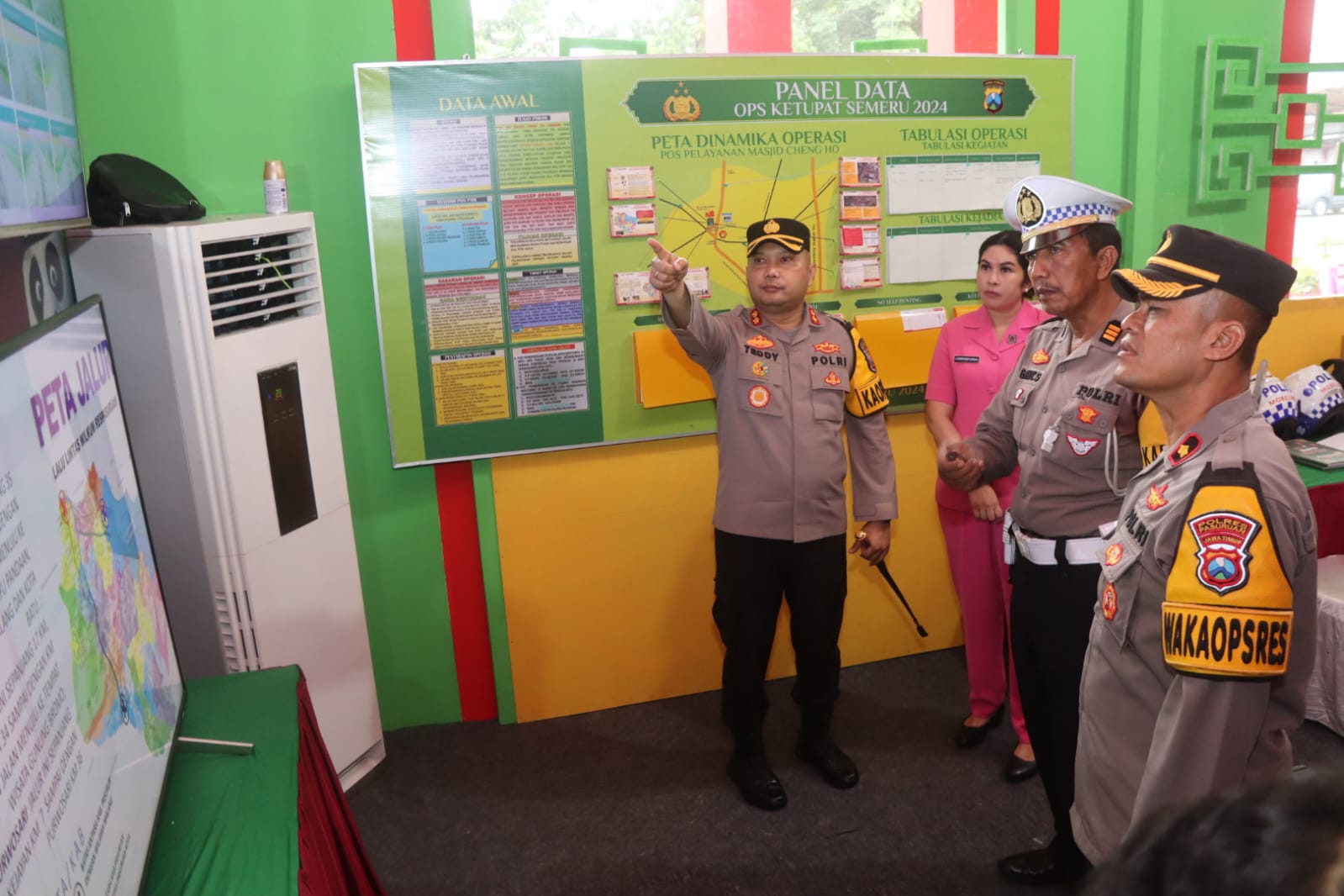 Polres Pasuruan Polda Jatim mendirikan sejumlah Pos Pengamanan (Pospam), Pos Pelayanan ( Posyan) dan Pos Terpadu di sejumlah titik yang berada di wilayah hukum Polres Pasuruan pada Operasi Ketupat Semeru 2024.