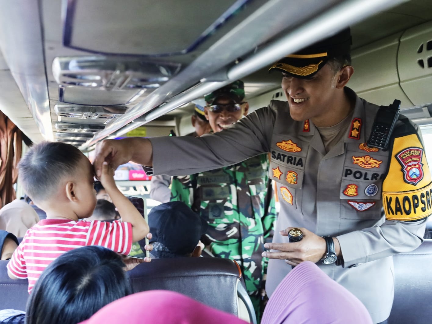 Musim mudik Lebaran tahun ini terasa lebih berkesan bagi warga Kabupaten Magetan yang hendak kembali ke Surabaya usai merayakan Hari Raya Idul Fitri di kampung halaman.